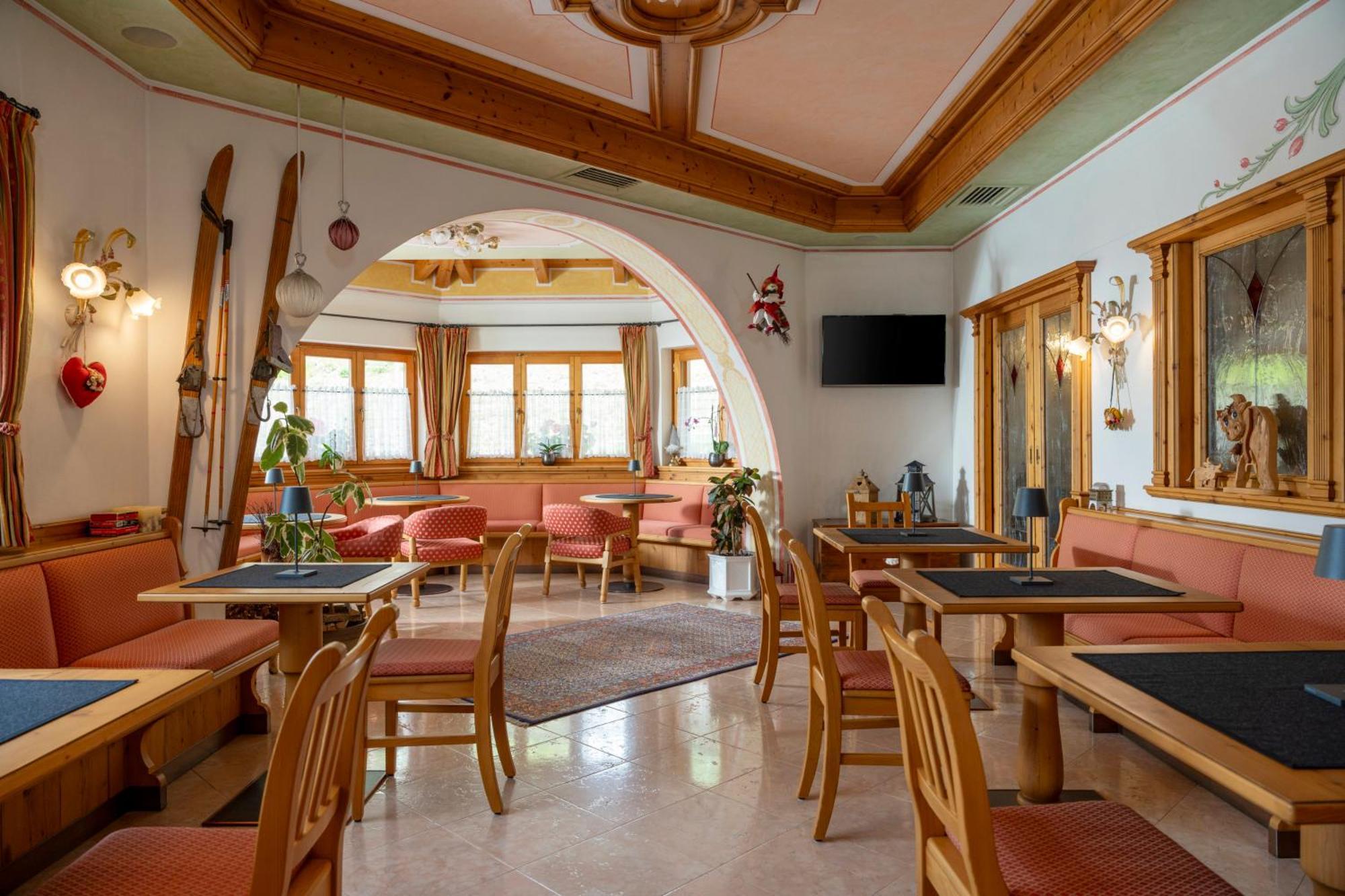 Hotel La Maison Wellness & Spa Alleghe Exterior photo